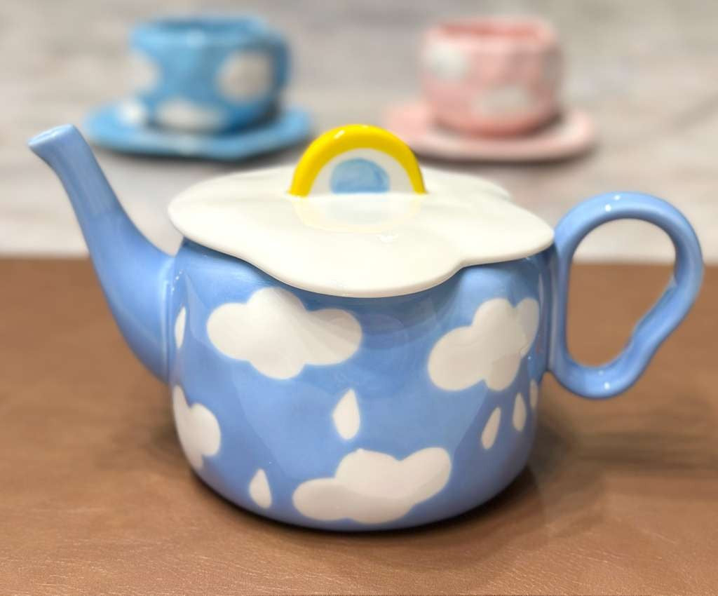 Hand-Painted Blue Sky & Clouds Ceramic Teapot – Large-Capacity, High-Temp Resistant Decorative Teapot