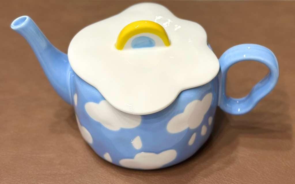 Hand-Painted Blue Sky & Clouds Ceramic Teapot – Large-Capacity, High-Temp Resistant Decorative Teapot
